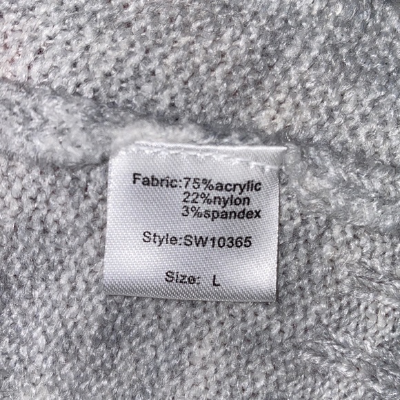 Juniper Blu Gray Fringed Sweater- ONLY WORN ONCE! - Picture 6 of 6